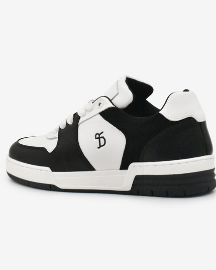 D98 - Black/White